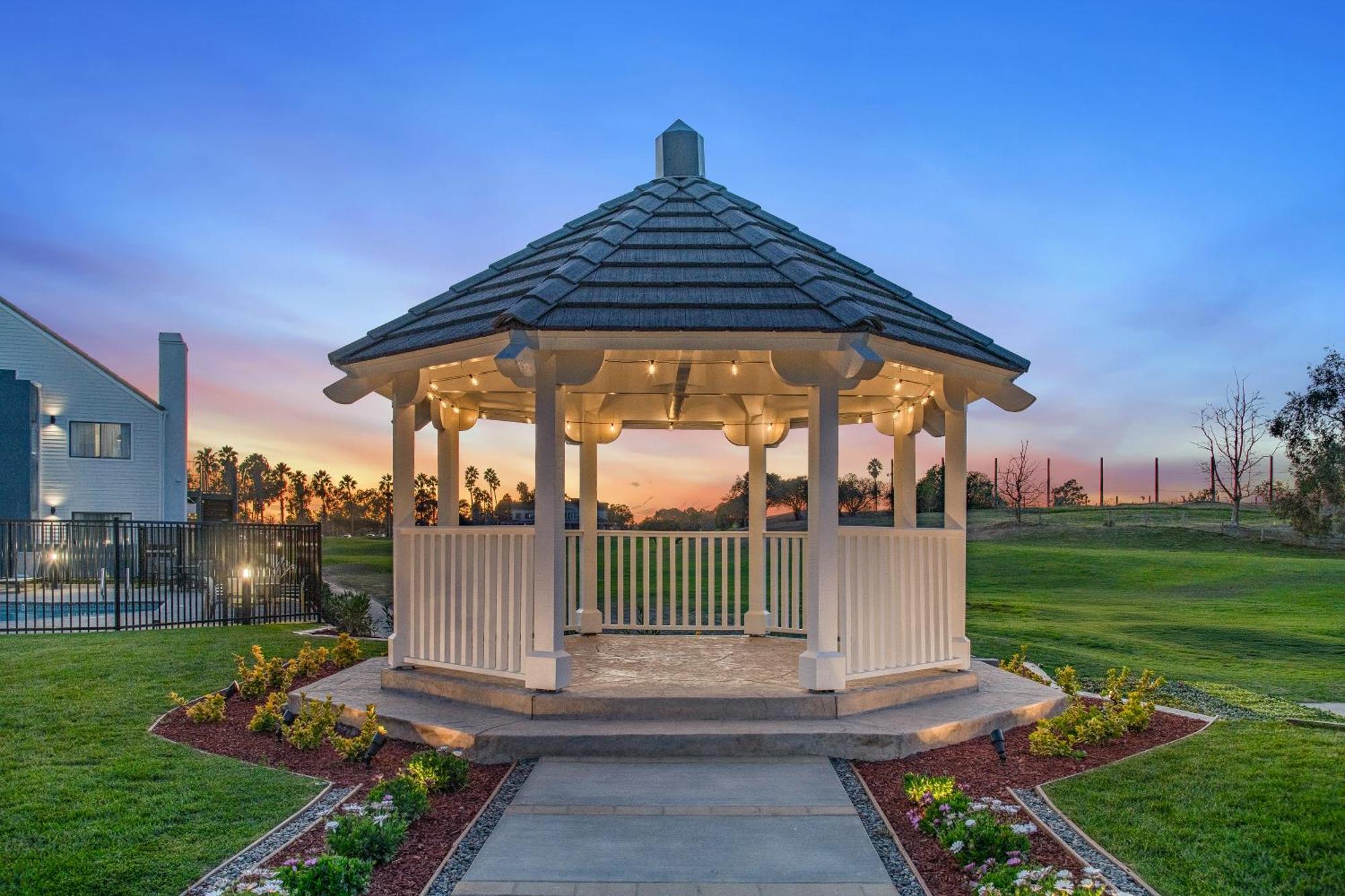 Staybridge Suites Oxnard - River Ridge By Ihg Dış mekan fotoğraf