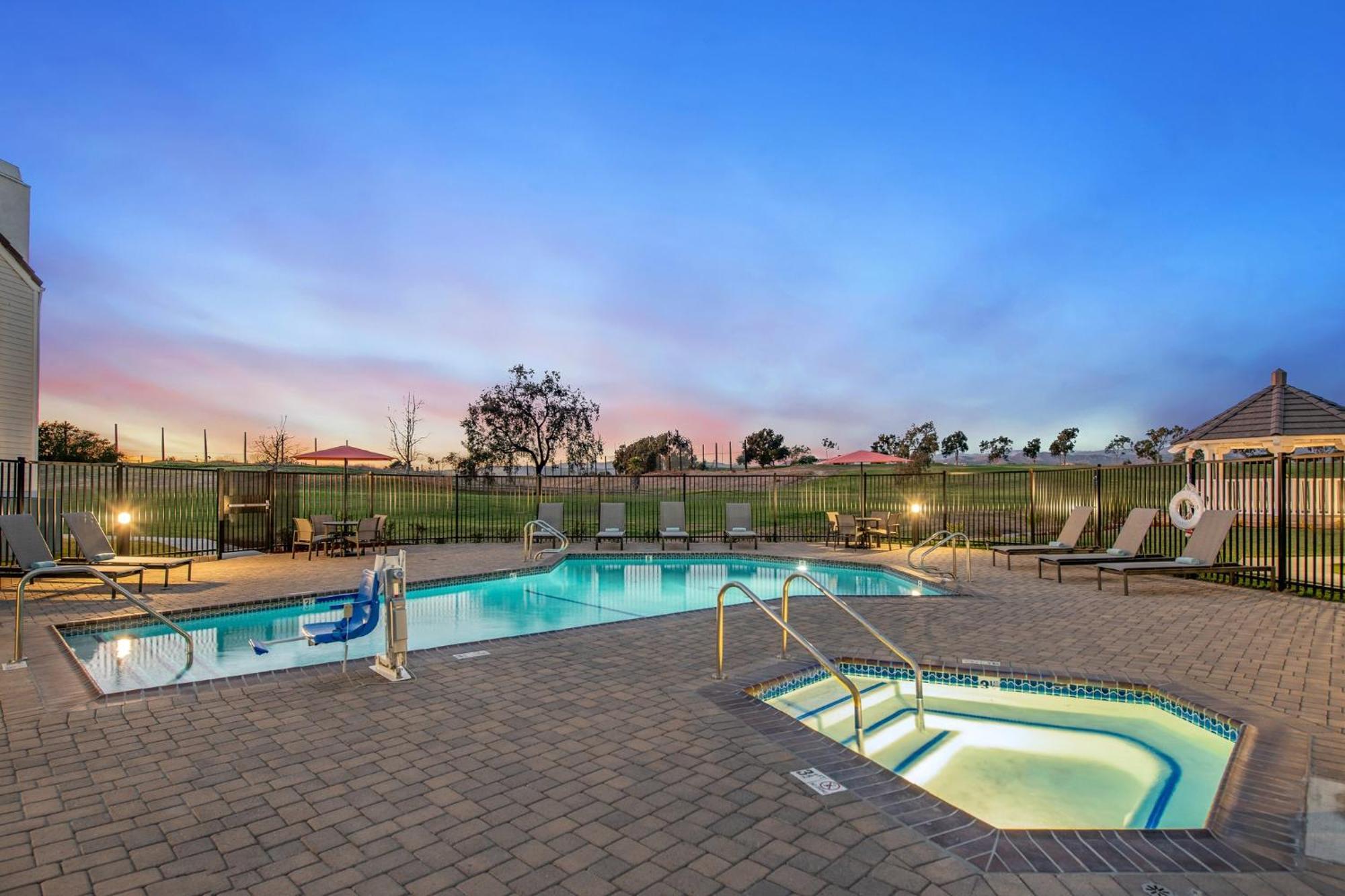 Staybridge Suites Oxnard - River Ridge By Ihg Dış mekan fotoğraf