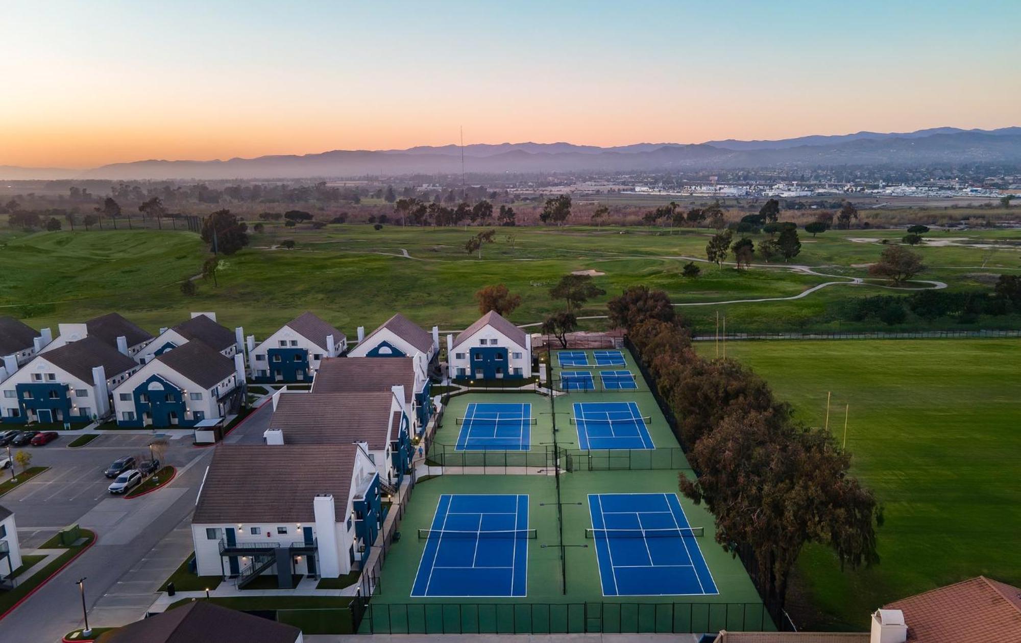 Staybridge Suites Oxnard - River Ridge By Ihg Dış mekan fotoğraf